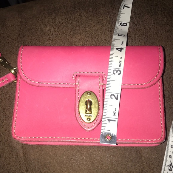 Vintage Fossil Genuine Leather Wristlet in Pink - Picture 4 of 11